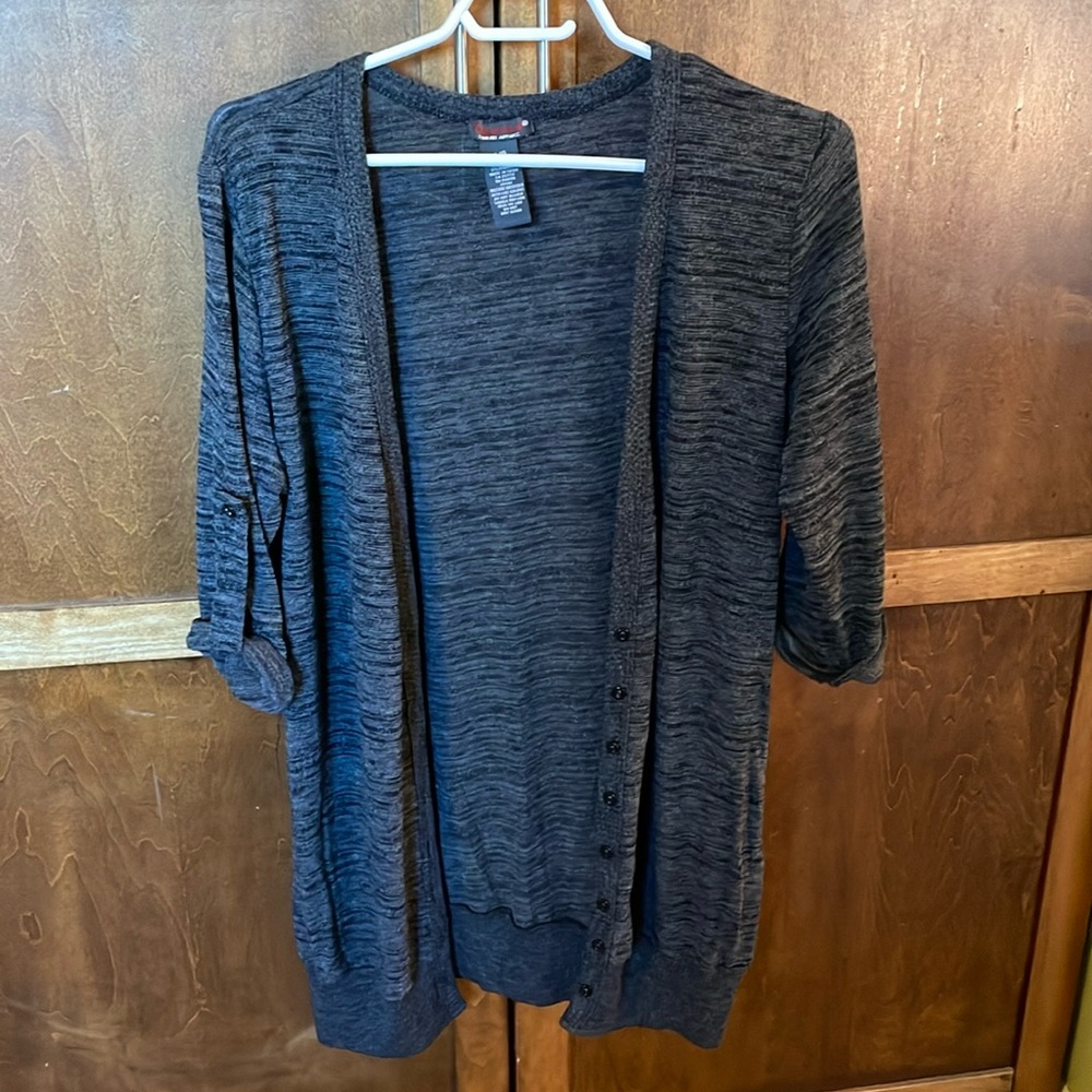 Devoted variegated grey long cardigan.